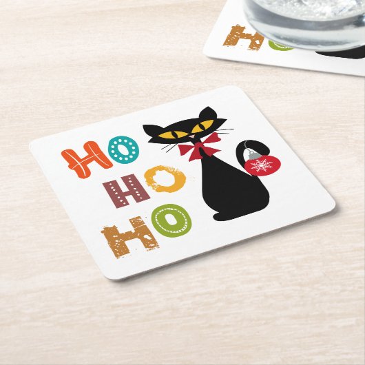 Zwarte kat met Ho Ho Ho-tekstontwerp Vierkante Kartonnen Onderzetter (Schuin)