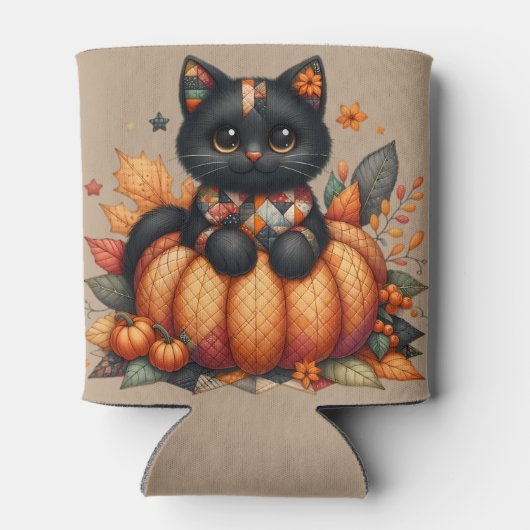Zwarte kat op pompoen met herfst quilt patroon blikjeskoeler (Achterkant)