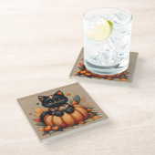 Zwarte kat op pompoen met herfst quilt patroon glazen onderzetter (Schuin)