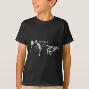 Zwarte kat skelet hand boop op de neus van een kat t-shirt