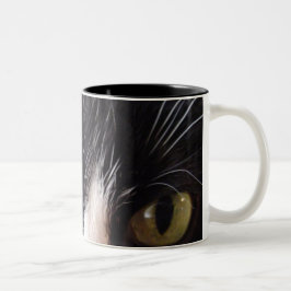 Zwarte kat, witte whiskers, groene ogen tweekleurige koffiemok