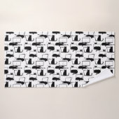 Zwarte katten die op het laptoppatroon zitten badhanddoek (Badhanddoek)