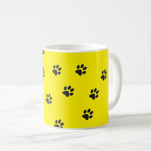 Zwarte kattenpoten op gele achtergrond koffiemok (Voorkant rechts)