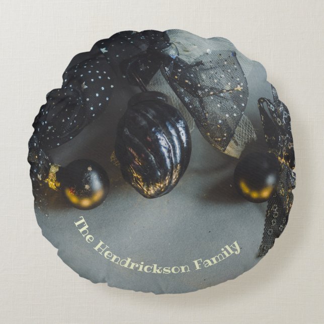  zwarte kerstversiering met lint rond kussen (Voorkant)