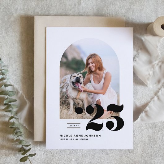 Zwarte Klasse van 2025 Arch Photo Afstuderen Aankondiging