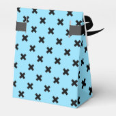 Zwarte kruisstift op babyblauw bedankdoosjes (Achterkant)