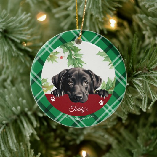 Zwarte Labrador Gepersonaliseerde Eerste Kerstmis Keramisch Ornament (Boom)
