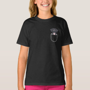 Zwarte labrador, lab in de borst t-shirt
