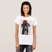 Zwarte labrador met fez t-shirt (Voorkant volledig)