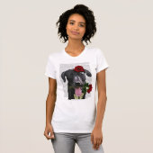 Zwarte labrador met Rozen T-shirt (Voorkant volledig)