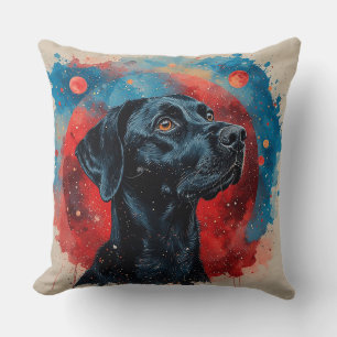 Zwarte Labrador-portret in een kosmische ruimte Kussen