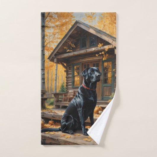 Zwarte Labrador Retriever Log Cabin Herfst Handdoek (Handdoek)