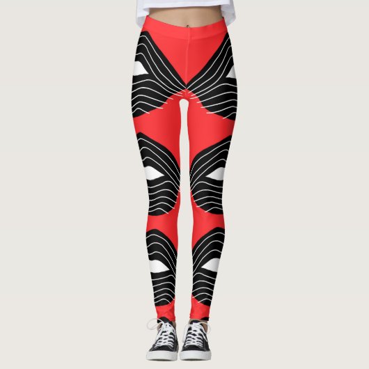 Zwarte lippen op rode leggings (Voorkant)