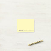 Zwarte moderne, gepersonaliseerde minimalistische post-it® notes (Op bureau)
