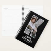Zwarte Monogram Beginletter 'K' Foto Planner (Display)