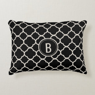 Zwarte monogram quatrefoil-patroon decoratief accent kussen