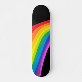 Zwarte plaat met regenboogontwerp skateboard