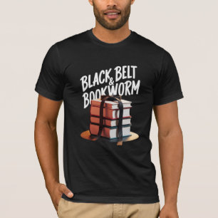 Zwarte riem en boekenwurm t-shirt