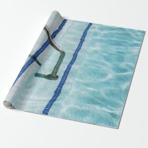 Zwarte riem op blauw zwembad cadeaupapier