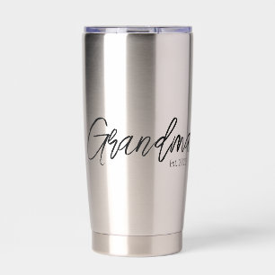 Zwarte Script Typografie Oma Opgericht Jaar Geïsoleerde Drinkbeker