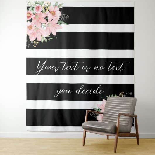 Zwarte strepen met Lilly Bouquet Design Wandkleed (In situ)