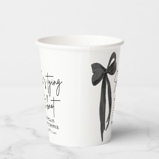 Zwarte strik zij knoopt de knoop bruidsfeest papieren bekers (Rechts)
