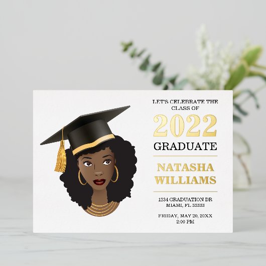 Zwarte vrouw met stuiknop, klasse 20XX Folie Uitnodiging (Staand Voorkant)