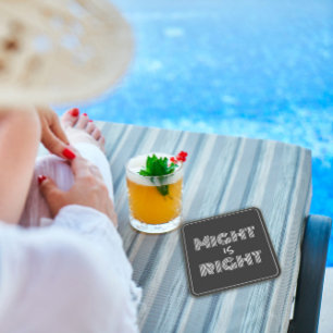 Zwarte witte typografie heeft misschien gelijk vierkante kartonnen onderzetter