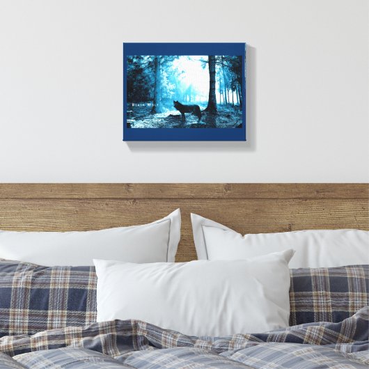 Zwarte Wolf Alone in het bos Canvas Afdruk (Insitu (Slaapkamer))