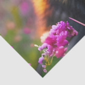 Zwarte wolf in roze bloemen tissuepapier (Detail)