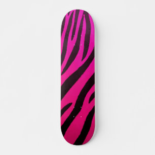 Zwarte zebraprint op een felroze gewaagde design skateboard