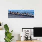 Zwarte zwemmers in de buurt van de oceaan poster (Thuiskantoor)