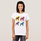 Zweeds Dala Horse, Zweedse Pop Art, Modern Swede T-shirt (Voorkant volledig)