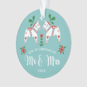 Zweedse Dala Paarden 1e Kerstmis Mr. & Mrs Ornament (voorkant)