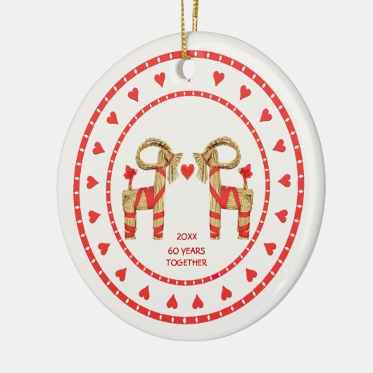 Zweedse rietgeiten 60 jaar samen gedateerd keramisch ornament (Links)