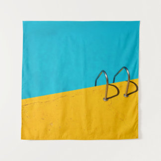 Zwembad met roestvrijstalen ladder wandkleed