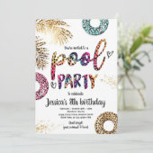Zwembadfeest Tie Dye Luipaardprint Zwembad Verjaar Kaart (Staand voorkant)