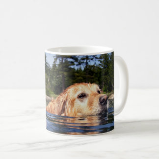 Zwemende Golden Retriever Koffiemok