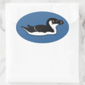 Zwemende Razorbill, basis Ovale Sticker (Tas)