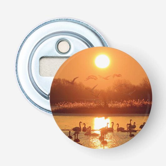 Zwemmen in het meer bij Sunset Button Flesopener (Voorkant)