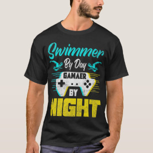 zwemmer per dag door nachtzwemmers en duiker v t-shirt