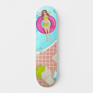Zwemzwembad meisje in bikini zomer skateboard
