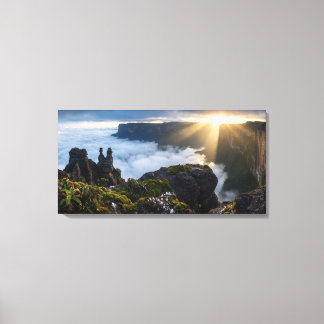 Zwevend Eiland Mount Roraima - Somber Prehistorisc Canvas Afdruk