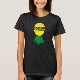 Zwingers spelen goed met anderen onderaan de Pinea T-shirt