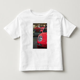 ZWITSERLAND, GENEVE: 75e jaarlijkse autosalon van Kinder Shirts