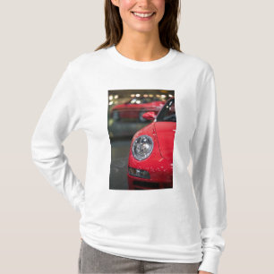 ZWITSERLAND, GENÈVE: 75e jaarlijkse autosalon van T-shirt
